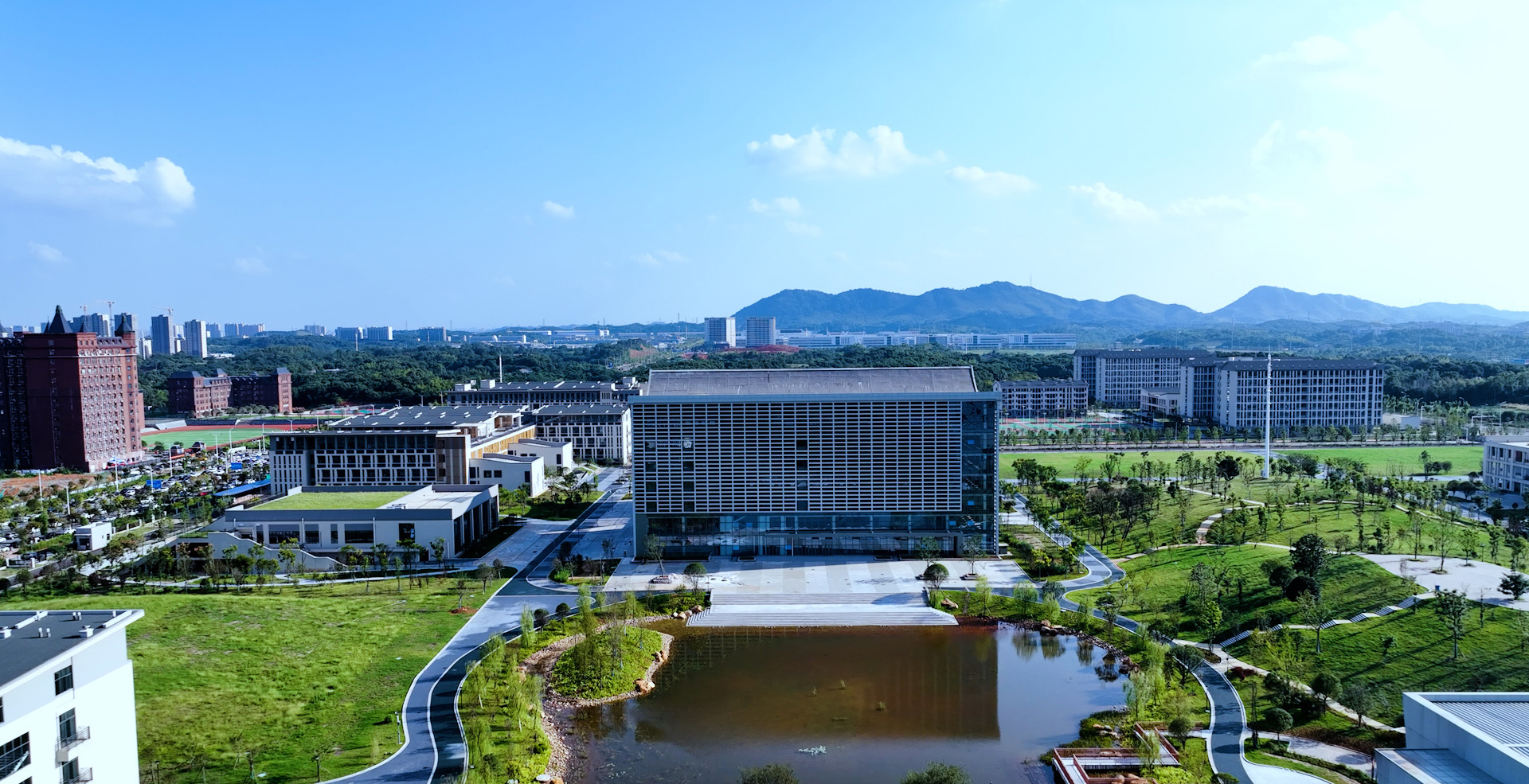 长沙工业学院